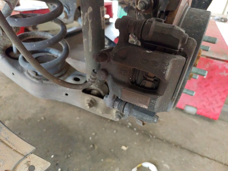 Recambio de pinza freno trasera derecha para hyundai tucson (tl, tle) 1.6 gdi referencia OEM IAM 58210D7000  