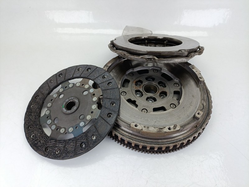 Recambio de kit embrague para renault megane iv hatchback (b9a/m/n_) 1.2 tce 100 (b9ms) referencia OEM IAM 123104345R  