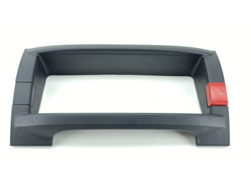 Recambio de moldura para nissan nt400 cabstar (f24m) 28.12, 32.12, 35.12 (f91an) referencia OEM IAM 68240MB400  