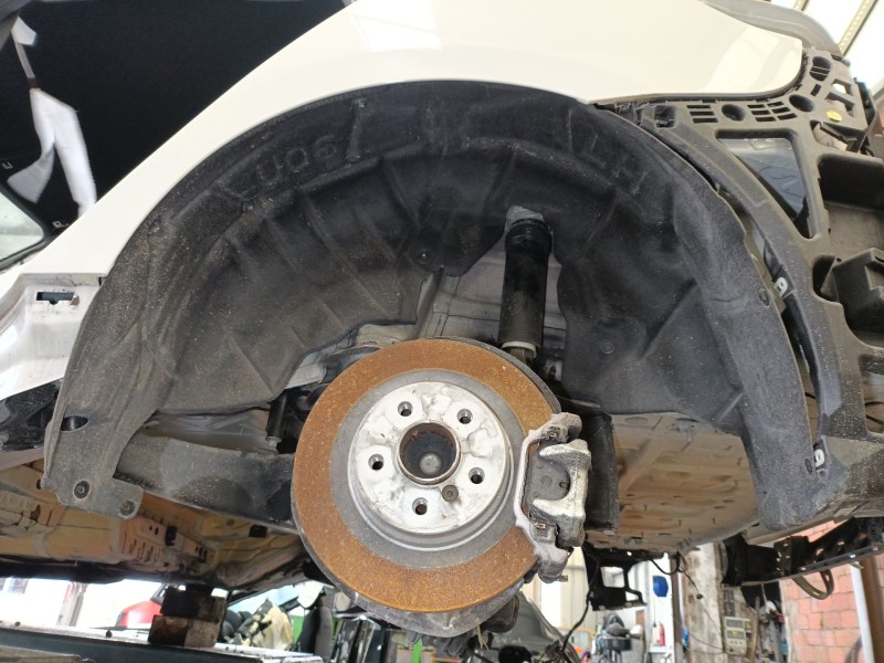 Recambio de paso de rueda trasero izquierdo para bmw 2 active tourer (u06) 218d referencia OEM IAM 51718498455  