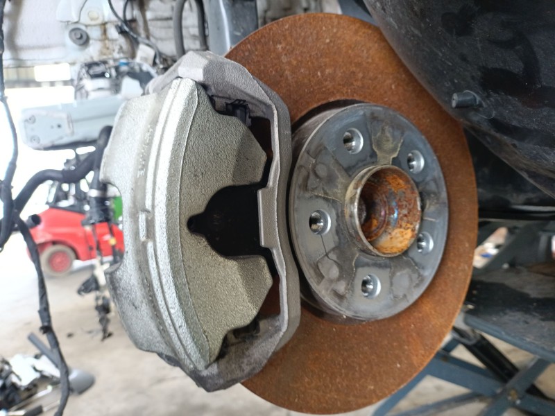 Recambio de pinza freno delantera izquierda para bmw 2 active tourer (u06) 218d referencia OEM IAM 34108846689  