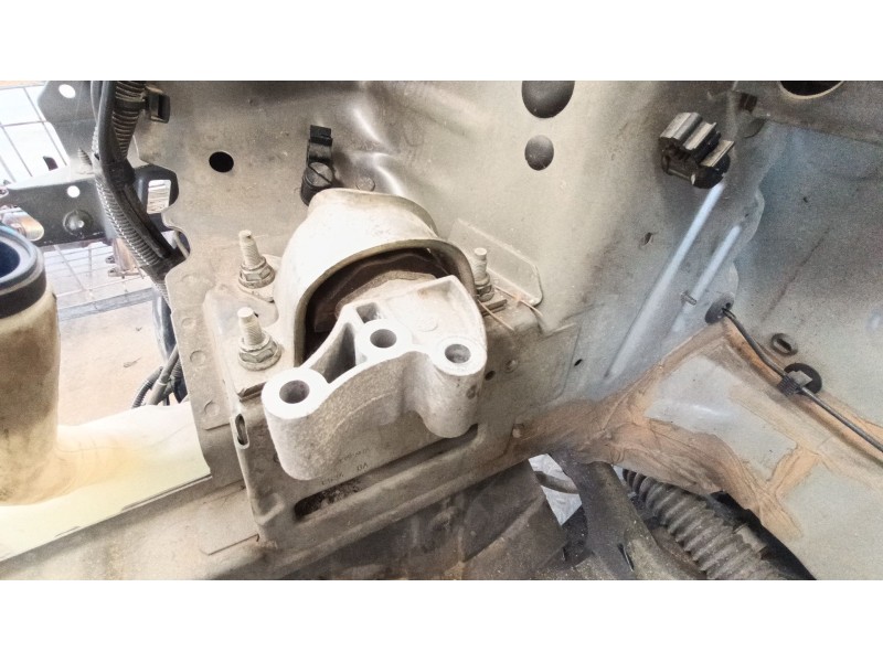 Recambio de soporte motor derecho para fiat 500 (312_) 1.2 (312axa1a) referencia OEM IAM 51792716  