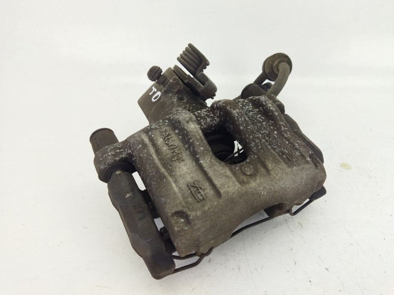 Recambio de pinza de freno trasera derecha para ford focus iii 1.5 tdci referencia OEM IAM AIS17MG  