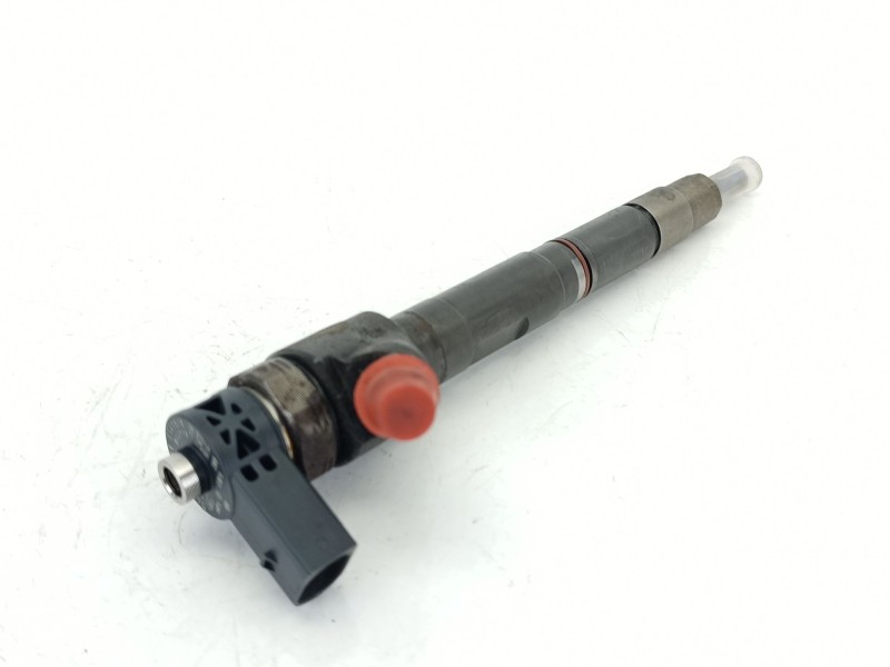 Recambio de inyector para audi a4 b8 (8k2) 2.0 tdi referencia OEM IAM 03L130277Q  