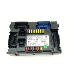 CAJA RELES / FUSIBLES P68497538AC 