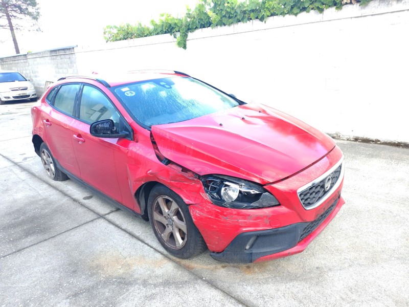 VOLVO V40 HATCHBACK (525)
