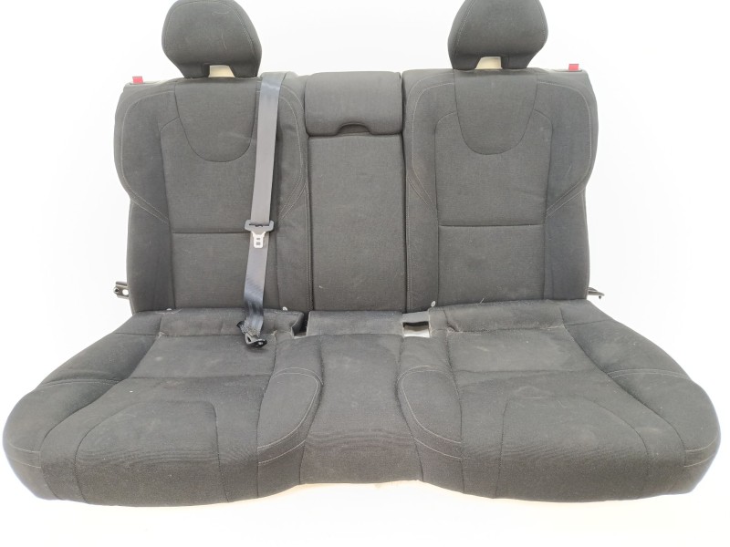 Recambio de asientos traseros para volvo v40 hatchback (525) d2 referencia OEM IAM 31377537  
