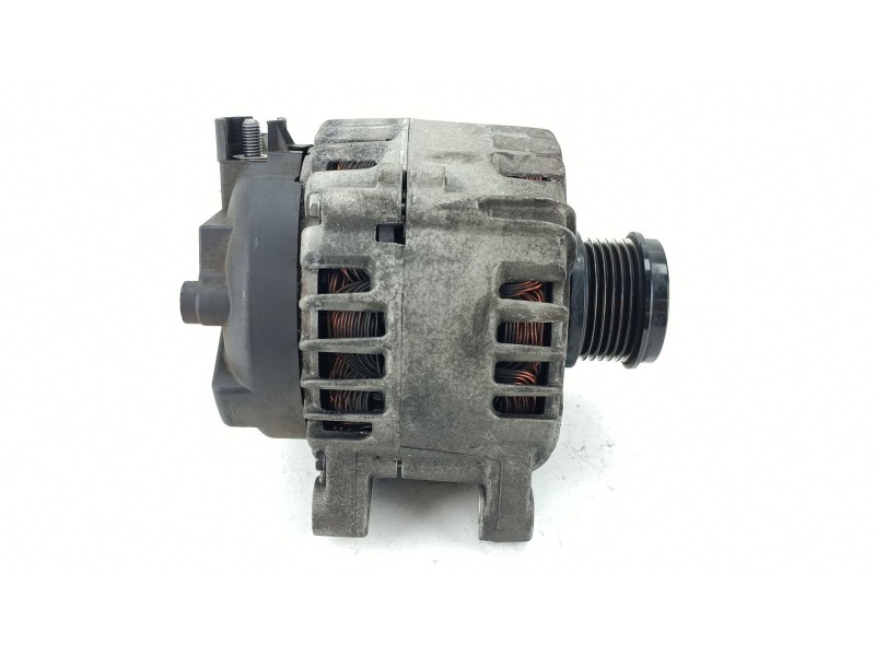 Recambio de alternador para volvo v40 hatchback (525) d2 referencia OEM IAM 30659390  