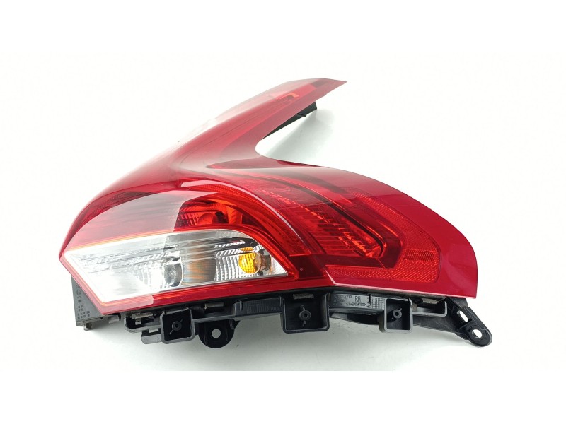 Recambio de piloto trasero derecho para volvo v40 hatchback (525) d2 referencia OEM IAM 31395845  