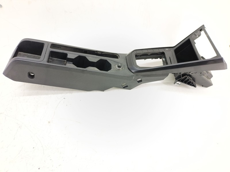 Recambio de consola central para volkswagen polo vi (aw1, bz1, ae1) 1.0 referencia OEM IAM 2G1863243A  