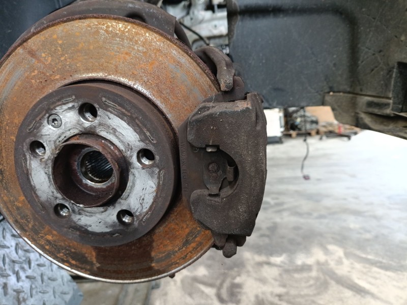 Recambio de pinza freno delantera derecha para volkswagen polo vi (aw1, bz1, ae1) 1.0 referencia OEM IAM 2Q0615124  