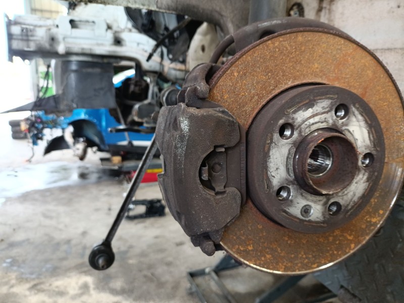 Recambio de pinza freno delantera izquierda para volkswagen polo vi (aw1, bz1, ae1) 1.0 referencia OEM IAM 2Q0615123  