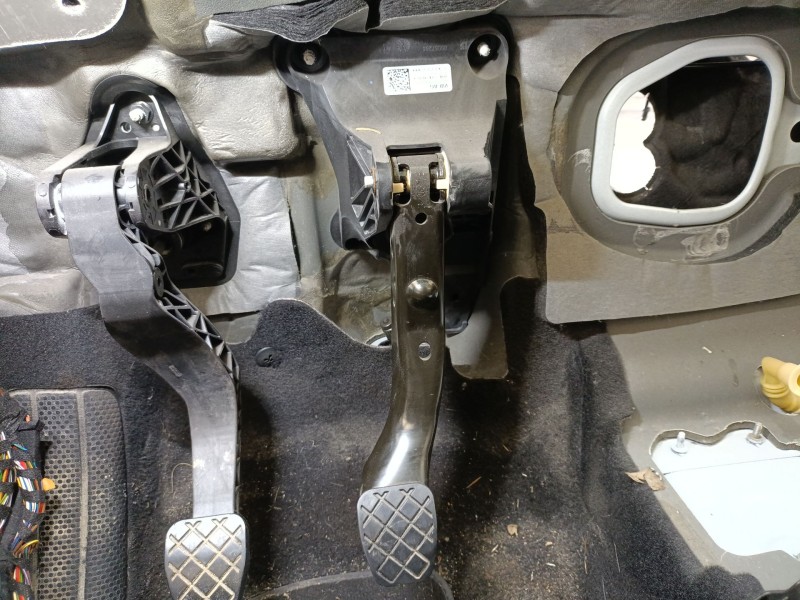 Recambio de pedal freno para volkswagen polo vi (aw1, bz1, ae1) 1.0 referencia OEM IAM 2Q1721058F  