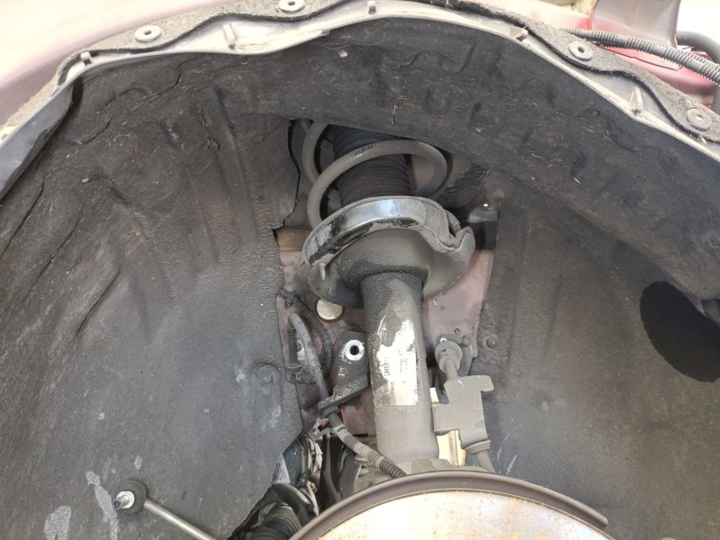 Recambio de amortiguador delantero derecho para volvo v40 hatchback (525) d2 referencia OEM IAM 31317922  