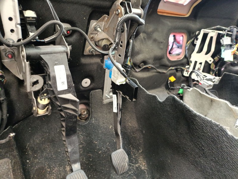 Recambio de pedal freno para volvo v40 hatchback (525) d2 referencia OEM IAM 31381466  