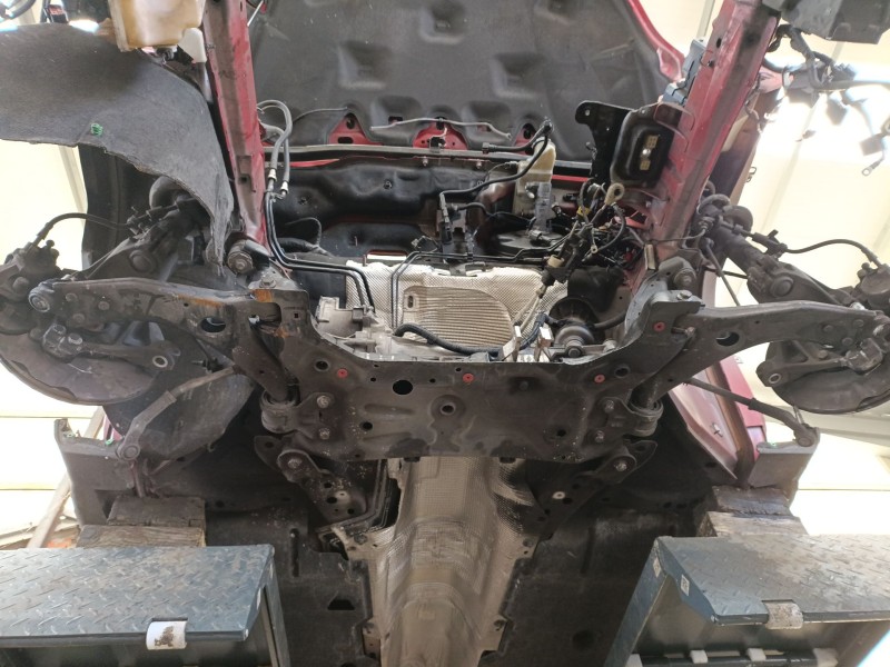 Recambio de puente delantero para volvo v40 hatchback (525) d2 referencia OEM IAM   