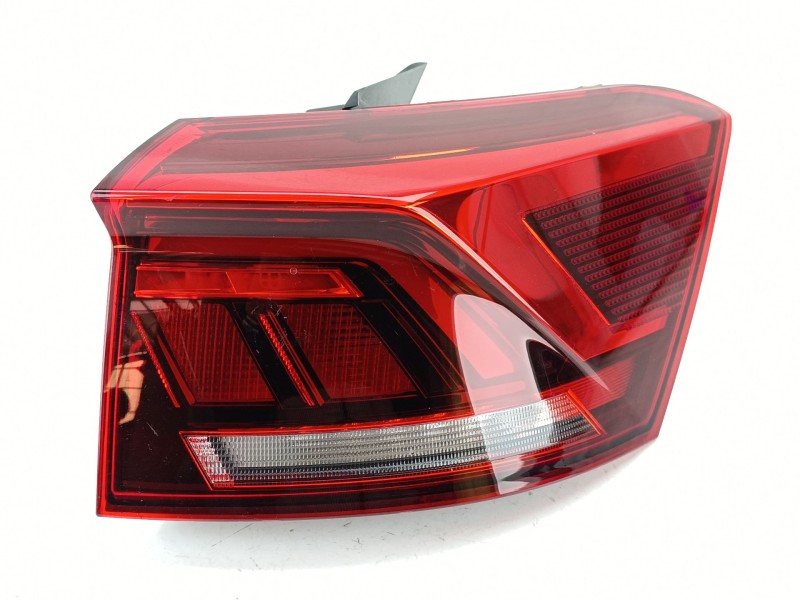 Recambio de piloto trasero derecho para volkswagen t-roc (a11, d11) 1.5 tsi referencia OEM IAM 2GA945096A  