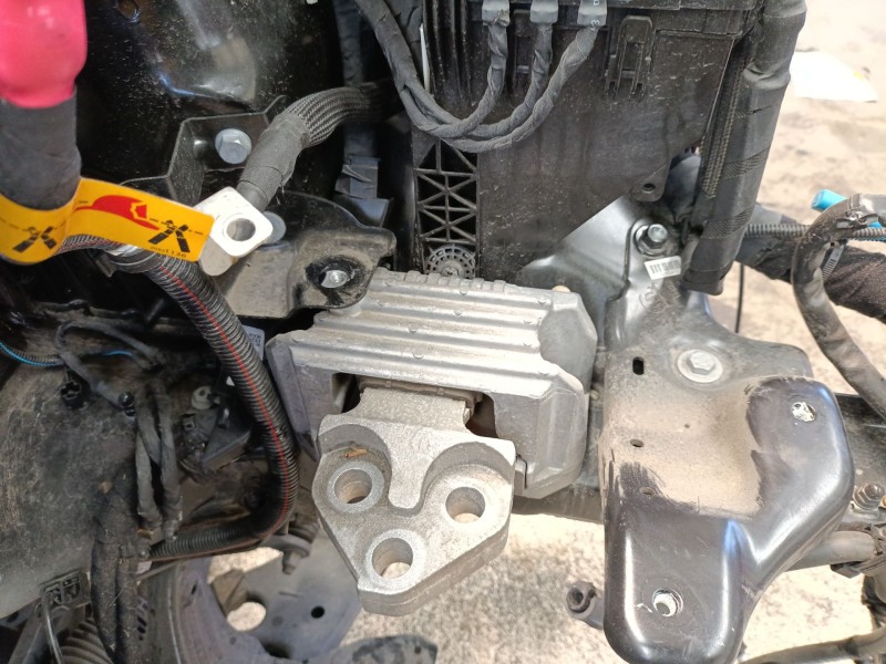 Recambio de soporte cambio para jeep compass (mp, m6, mv, m7) 1.3 referencia OEM IAM 52129601  