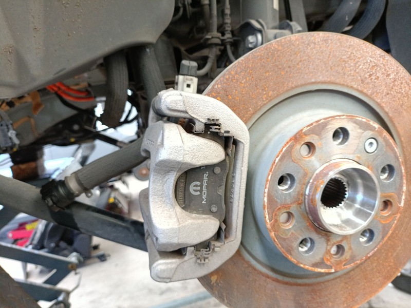 Recambio de pinza freno trasera izquierda para jeep compass (mp, m6, mv, m7) 1.3 referencia OEM IAM 0000052163471  