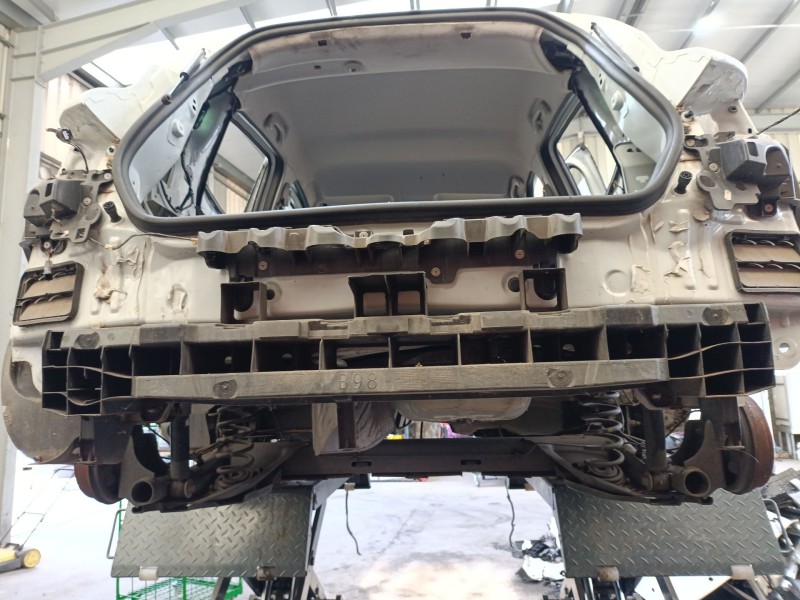 Recambio de refuerzo paragolpes trasero para renault clio iv (bh_) 0.9 tce 90 referencia OEM IAM   
