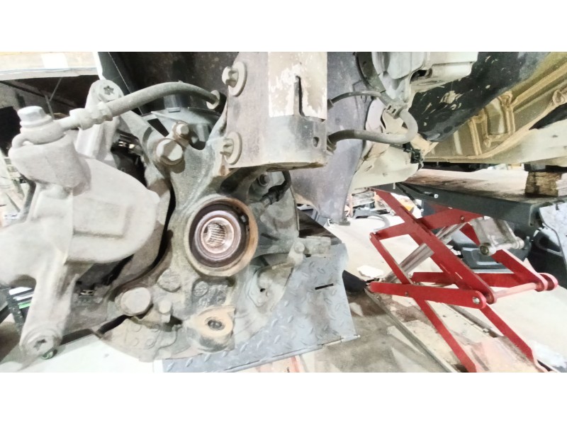 Recambio de mangueta delantera derecha para peugeot rifter 1.5 bluehdi 130 referencia OEM IAM 1647857080  