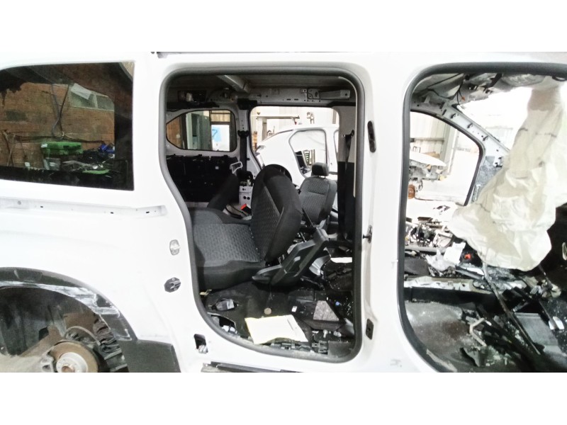 Recambio de gomas contorno puerta para peugeot rifter 1.5 bluehdi 130 referencia OEM IAM   