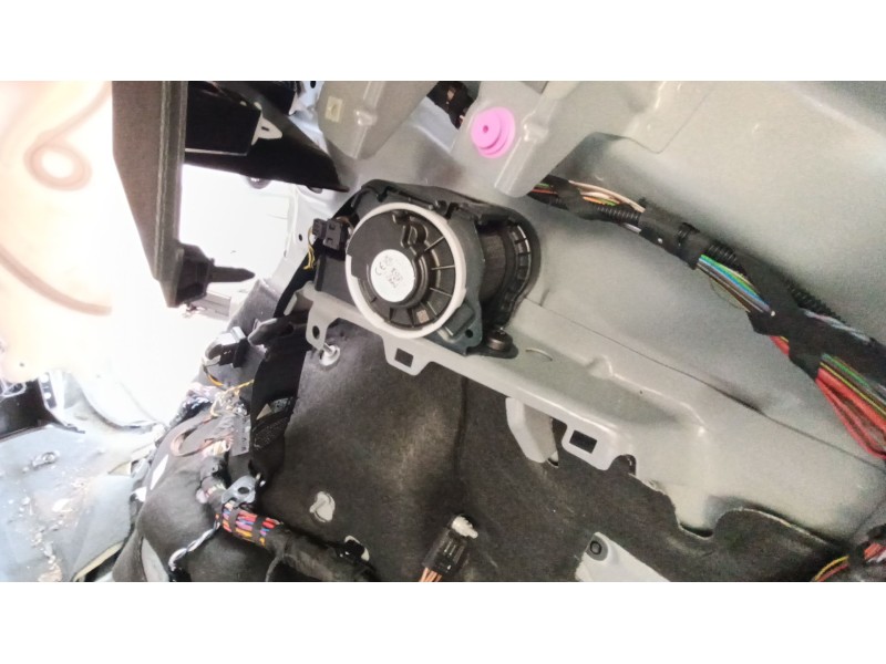 Recambio de cinturon seguridad trasero derecho para bmw x2 xdrive 20d referencia OEM IAM 72115B4E836  