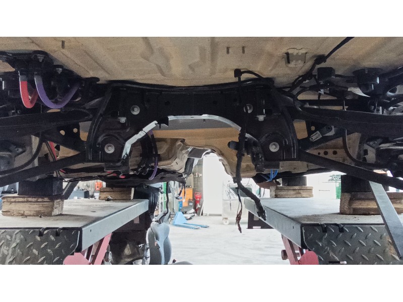 Recambio de puente trasero para bmw x2 xdrive 20d referencia OEM IAM 33306894201  