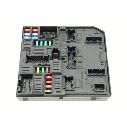 CAJA RELES / FUSIBLES 284B66727R 
