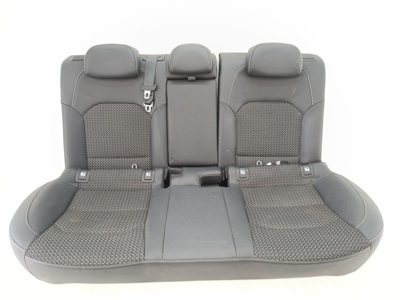 Recambio de asientos traseros para kia xceed (cd) 1.4 t-gdi referencia OEM IAM 89100j7010  