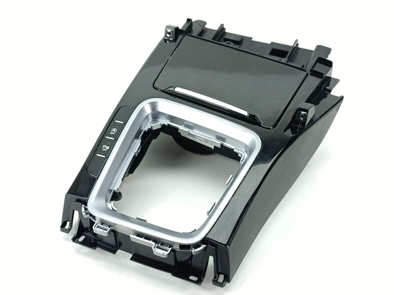 Recambio de guarnecidos palanca cambio para kia xceed (cd) 1.4 t-gdi referencia OEM IAM 84631J700  