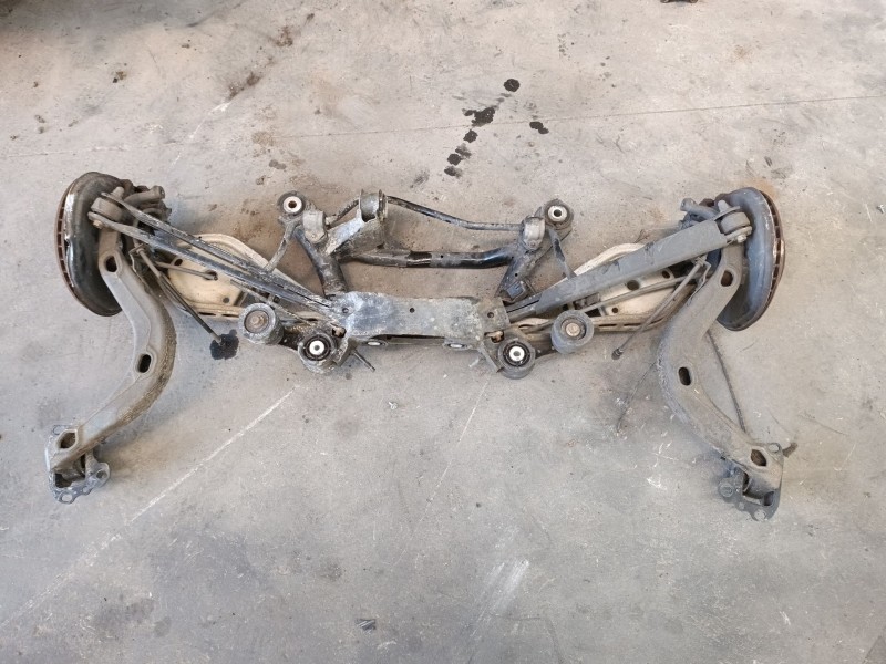 Recambio de puente trasero para bmw x3 (e83) xdrive 20 d referencia OEM IAM 33303450227  