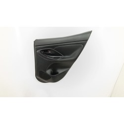 GUARNECIDO PUERTA TRASERA DERECHA 676300DN20 