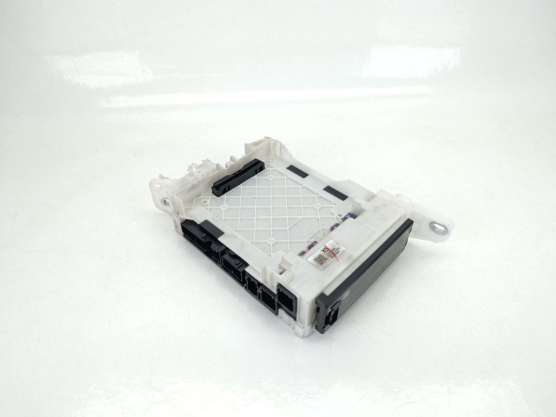Recambio de caja reles / fusibles para toyota yaris (_p21_, _pa1_, _ph1_) 1.5 hybrid (mxph10) referencia OEM IAM 8273052R90  