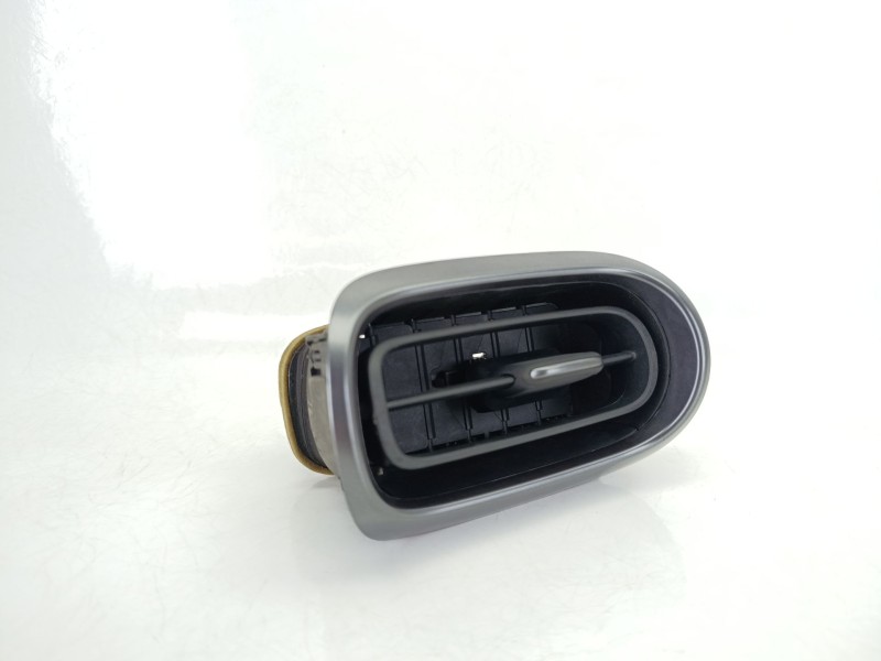 Recambio de rejilla aireadora para toyota yaris (_p21_, _pa1_, _ph1_) 1.5 hybrid (mxph10) referencia OEM IAM 55650K0040  