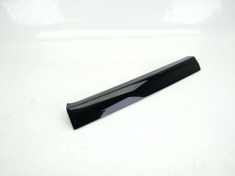 Recambio de moldura para toyota yaris (_p21_, _pa1_, _ph1_) 1.5 hybrid (mxph10) referencia OEM IAM 554750D630  