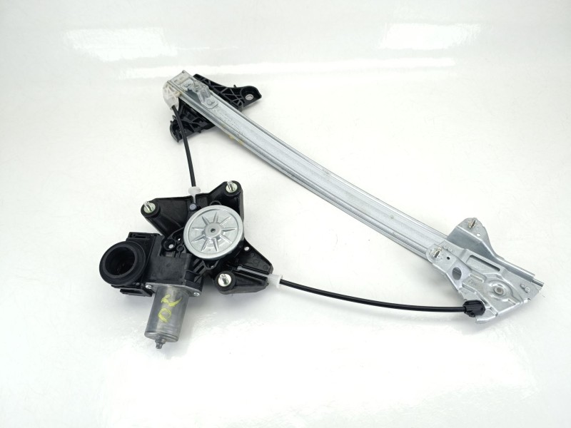 Recambio de elevalunas delantero izquierdo para toyota yaris (_p21_, _pa1_, _ph1_) 1.5 hybrid (mxph10) referencia OEM IAM 698200