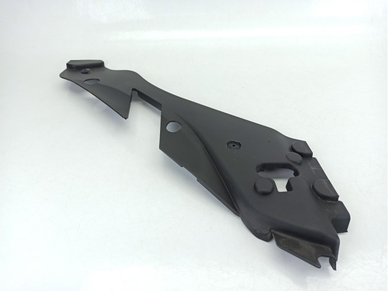Recambio de moldura para mercedes-benz clase c (w204) c 200 cdi (204.007, 204.006) referencia OEM IAM A2048260224  