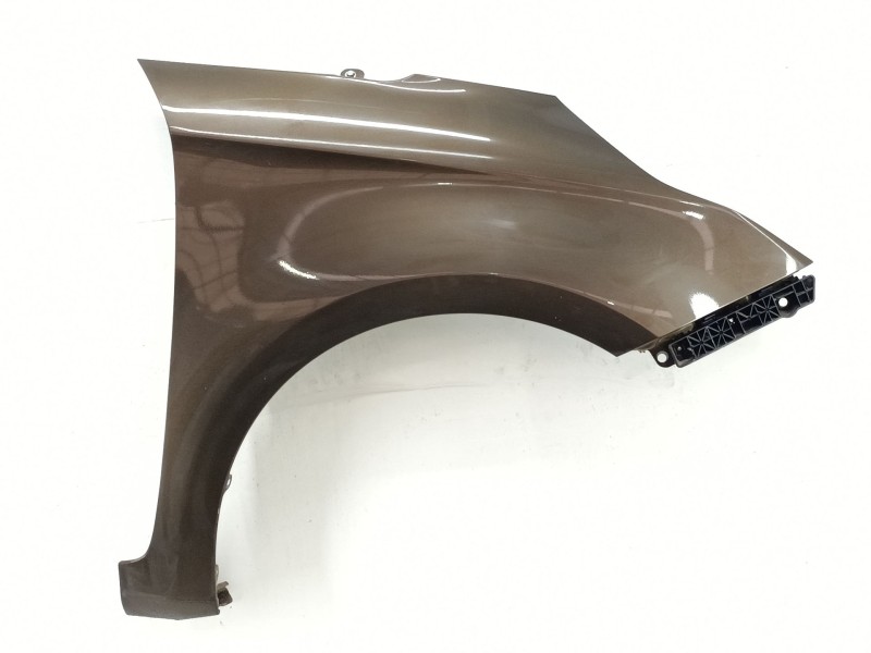 Recambio de aleta delantera derecha para kia carens iv 1.7 crdi referencia OEM IAM 66321A4000  