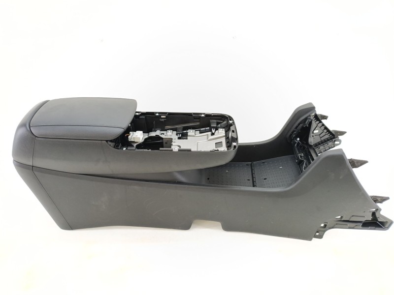 Recambio de consola central para hyundai tucson (tl, tle) 1.6 t-gdi referencia OEM IAM 84610N7100  