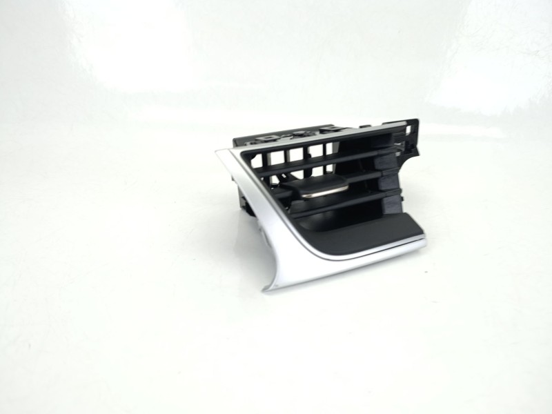 Recambio de rejilla aireadora para renault captur ii (hf_) tce 90 (hfm6) referencia OEM IAM 687603363R  