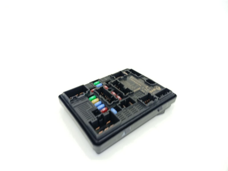 Recambio de caja reles / fusibles para renault captur ii (hf_) tce 90 (hfm6) referencia OEM IAM 284B64086R  