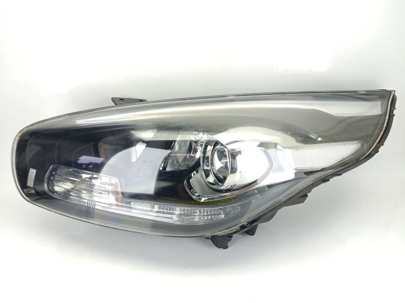 Recambio de faro izquierdo para kia carens iv 1.7 crdi referencia OEM IAM 92101A4180  