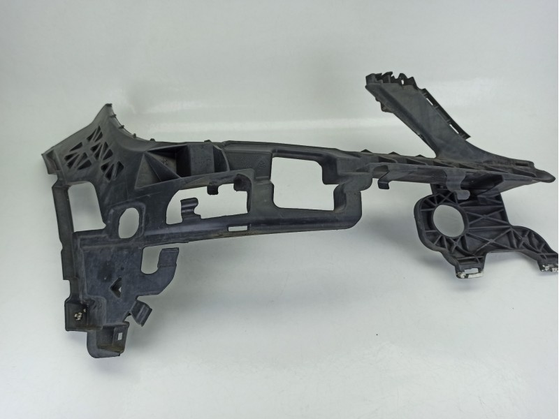 Recambio de soporte faro derecho para mercedes-benz clase c (w204) c 200 cdi (204.007, 204.006) referencia OEM IAM A2048850865  