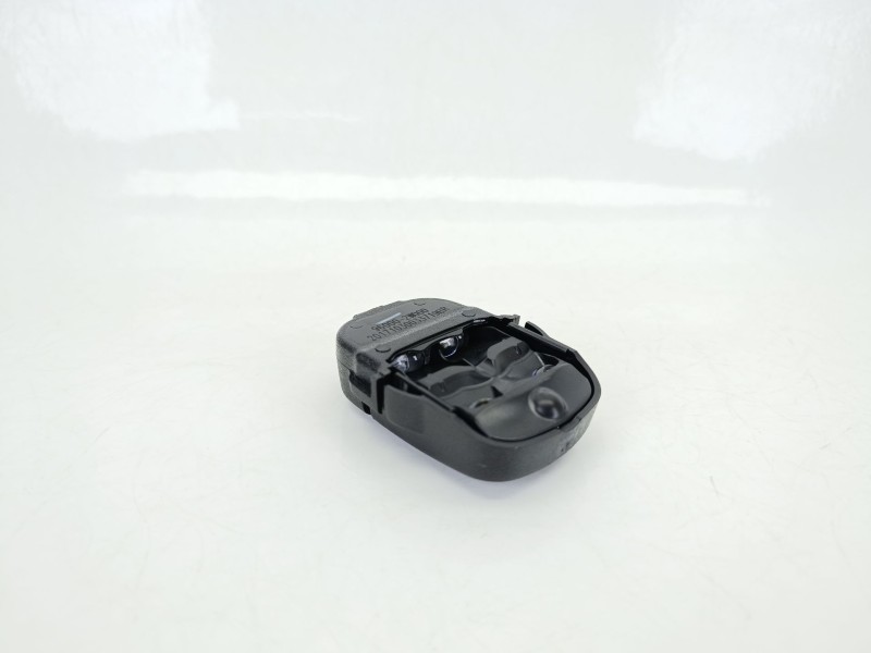 Recambio de sensor para kia carens iv 1.7 crdi referencia OEM IAM 960002W000  