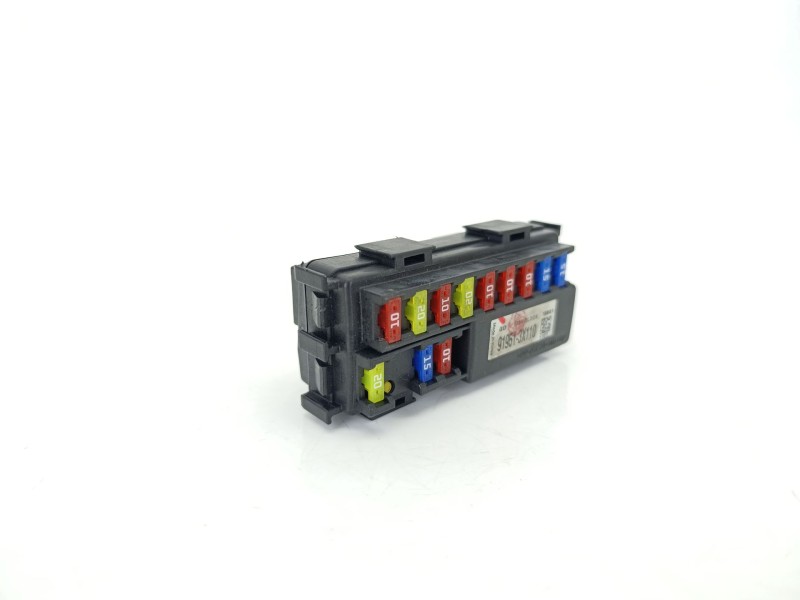 Recambio de caja reles / fusibles para kia carens iv 1.7 crdi referencia OEM IAM 919513X110  
