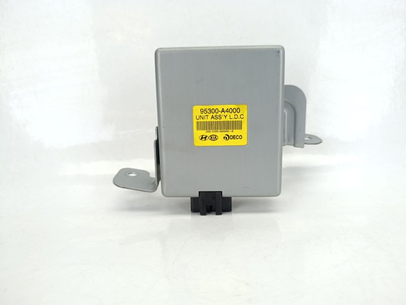 Recambio de modulo electronico para kia carens iv 1.7 crdi referencia OEM IAM 95300A4000  