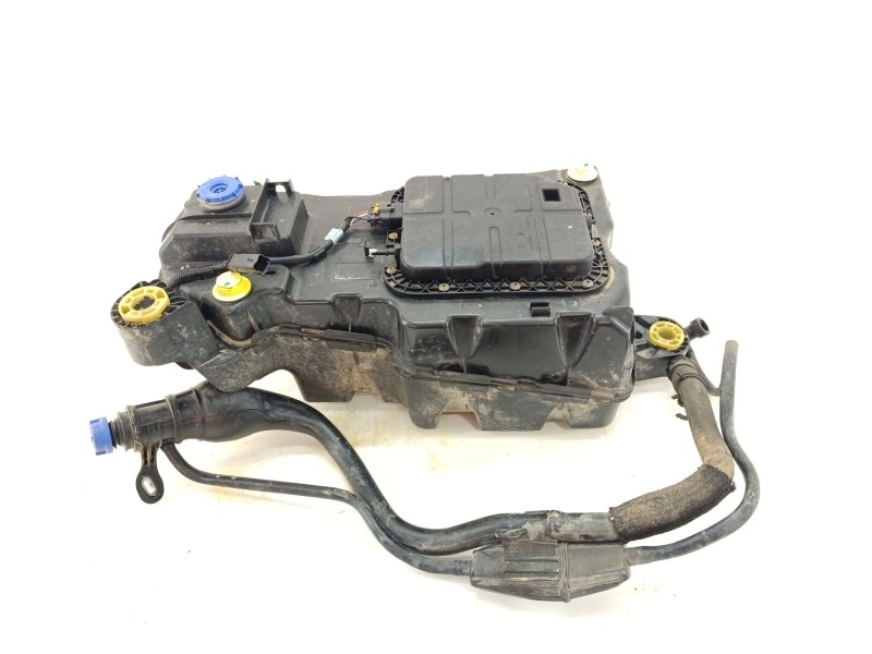 Recambio de deposito adblue para peugeot rifter 1.5 bluehdi 100 referencia OEM IAM 9817601880  