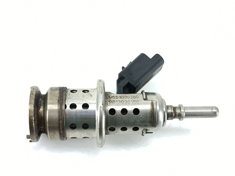 Recambio de inyector para peugeot rifter 1.5 bluehdi 100 referencia OEM IAM 9813930180  