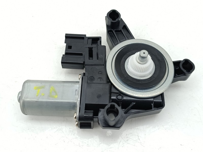 Recambio de motor elevalunas trasero derecho para bmw 1 (f40) 118 d referencia OEM IAM 67625A75081  